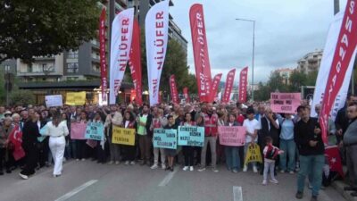 Yeni Parti Genel Başkanı Özgür Özel, Bursa’da FSM Bulvarı’nda düzenlenen
