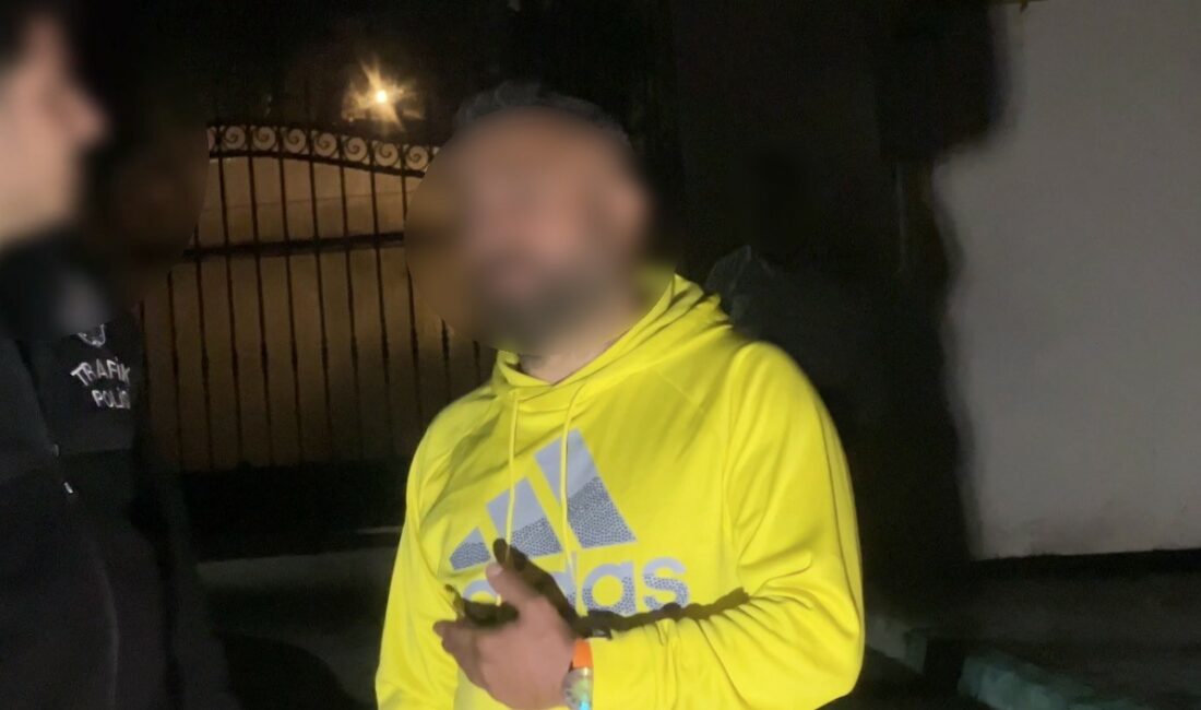 Polisin ne ’dur’ ihtarına ne de uyarı ateşine aldırmadı: 40 kilometre kaçtı, alkollü çıktı Bursa’da polisin ’dur’ ihtarına uymayarak kilometrelerce kaçan ve trafikte makas