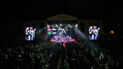 Kahve kokularının müziğin ritmiyle buluştuğu Sukaypark, hafta sonu Bursa’nın en