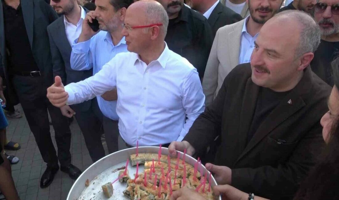 AK Parti Bursa Milletvekili Mustafa Varank, Bursa’da Gastronomi Festivali’nde vatandaşlarla