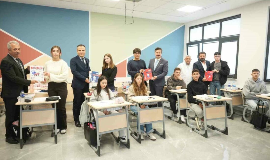 Yenişehir’de üniversite adaylarına 3 bin kitap desteği Yenişehir Belediyesi ile Yenişehir Halk Eğitimi Merkezi iş birliğinde üniversiteye