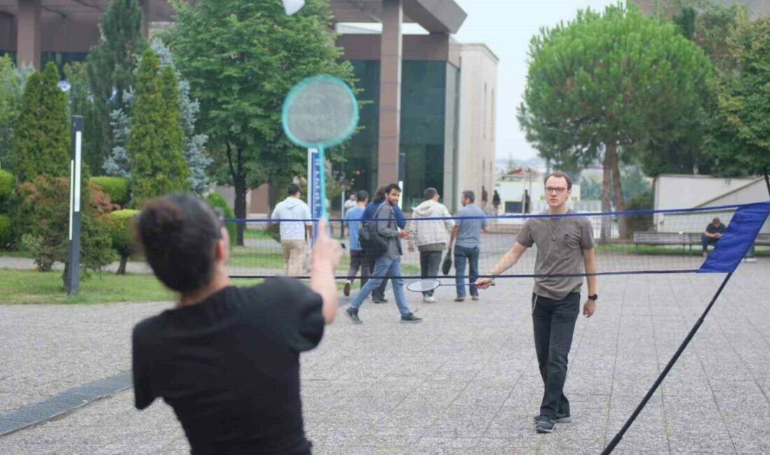 Yıldırım’da üniversite öğrencilerine sıcak karşılama Yıldırım Belediyesi, Türkiye’nin dört bir yanından üniversite okumak için Bursa’ya