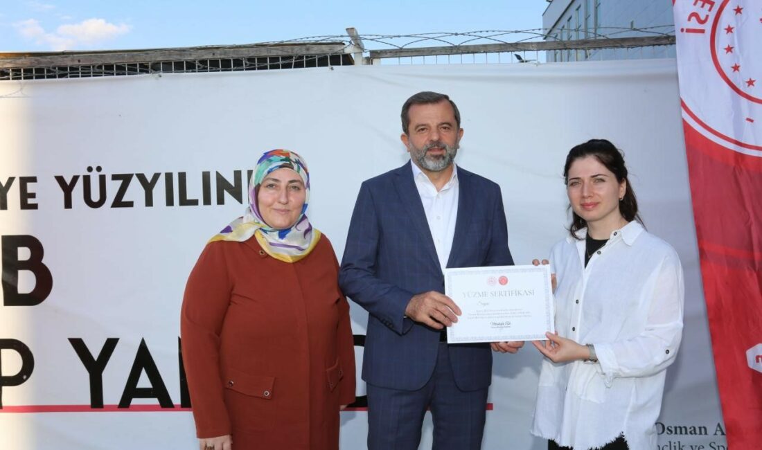 Yüzlerce Gürsulu kadın ücretsiz yüzme öğrendi Gürsu Belediyesi, yaz boyunca ilçedeki kadınlara yönelik açtığı yüzme kursuyla,