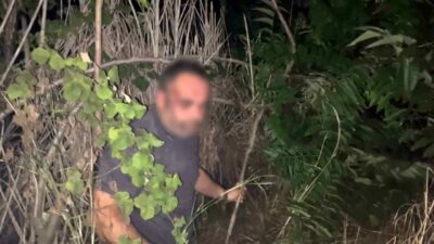 Bursa’da alkol denetimini gören sürücü, lüks spor otomobilini geri vitese