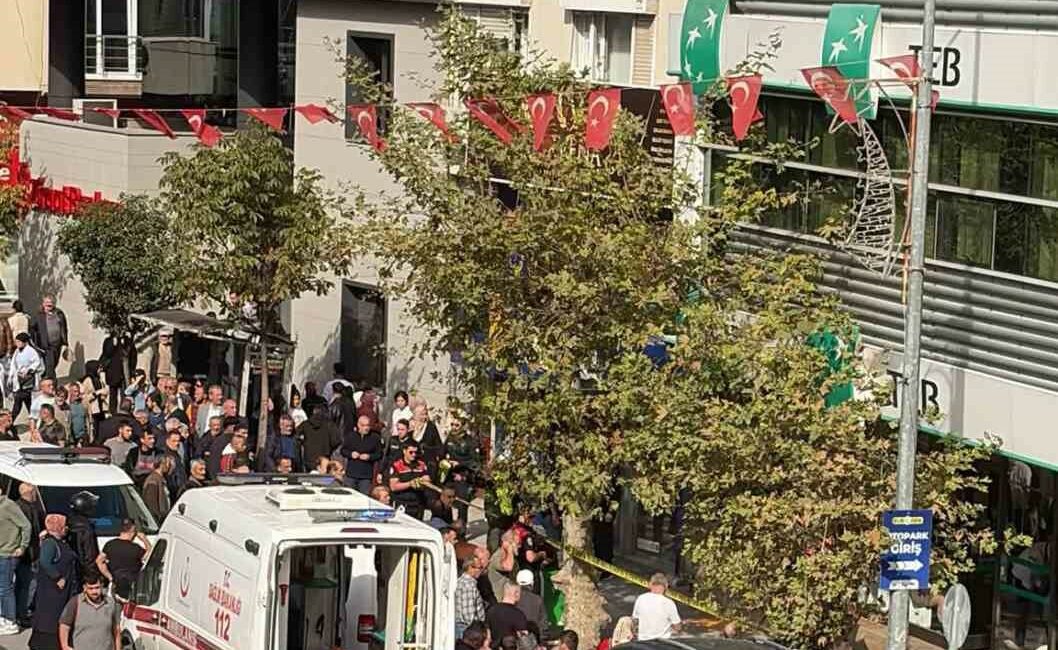 4 aylık hamile kadını bıçakladı, anne karnındaki bebek için de tedavi başladı Bursa’nın Gemlik ilçesinde bıçaklı saldırıda yaralanan 4 aylık hamile kadın