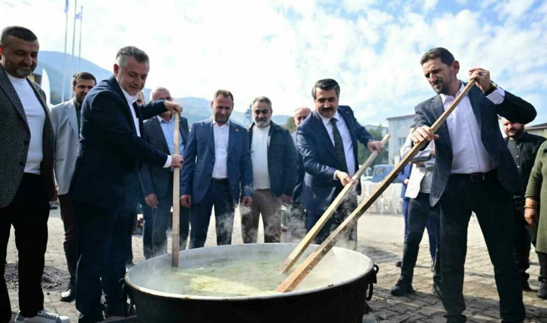 Asırlık gelenek Yıldırım’da yaşatılıyor Yıldırım’a bağlı Hamamlıkızık Mahallesi’nde asırlardır imece usulüyle devam eden ‘Nebi