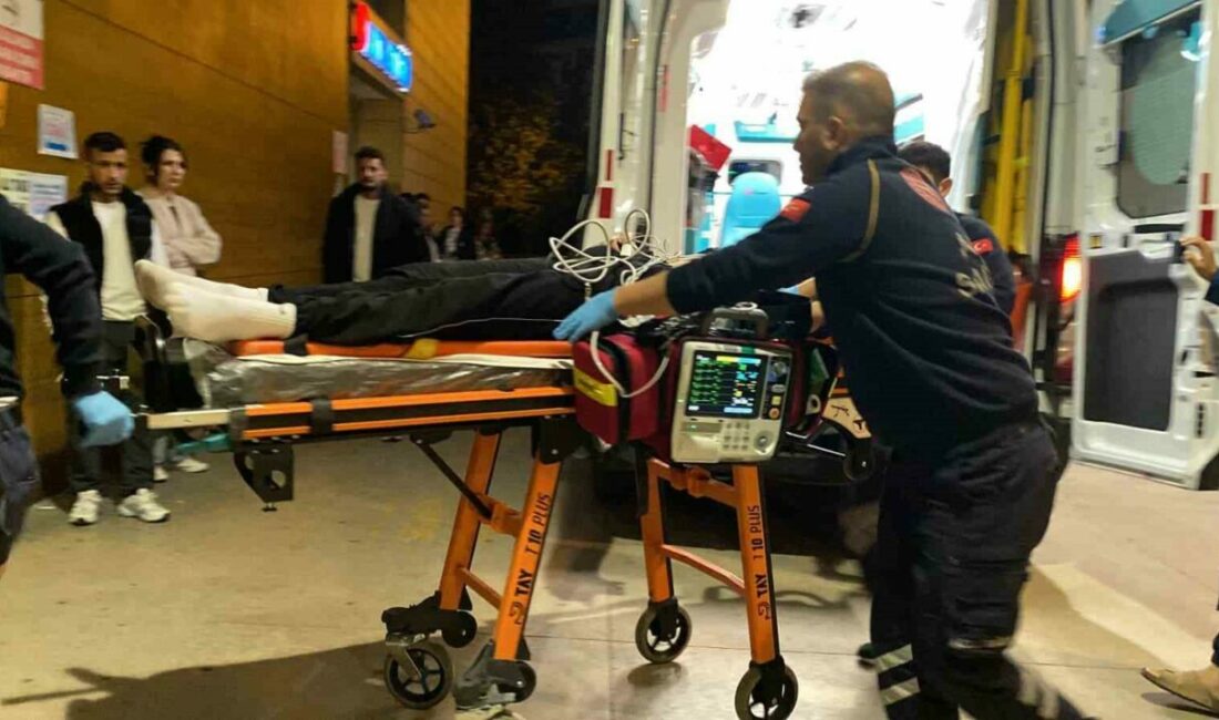Balkondan düşen çocuk ağır yaralandı Bursa’nın İnegöl ilçesinde 3 katlı binanın balkonundan düşen 15 yaşındaki