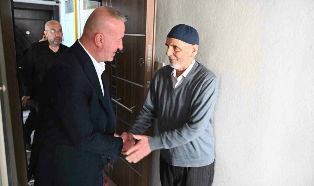 Başkan Karabatı’dan Dünya Yaşlılar Günü’nde anlamlı ziyaret Karacabey Belediye Başkanı Fatih Karabatı, 1 Ekim Dünya Yaşlılar Günü
