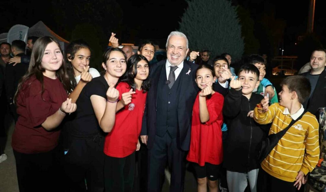 Başkan Şadi Özdemir Akçalar’da vatandaşlarla buluştu Nilüfer Belediye Başkanı Şadi Özdemir, “Şadi Başkan’la Akşam Çayı” buluşmaları