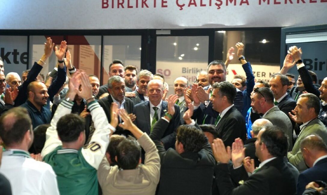 “BTSO artık yemyeşil” Bursa Ticaret ve Sanayi Odası (BTSO) seçimlerinde Özer Matlı’nın öncülüğündeki