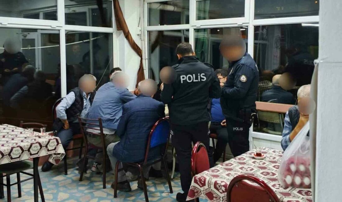 Bursa’da 300 polisin katılımıyla ’Huzur’ uygulaması: İşletmelere işlem yapıldı Bursa’nın Yıldırım ilçesinde polis ekiplerince 300 personelin katılımıyla sabit ve
