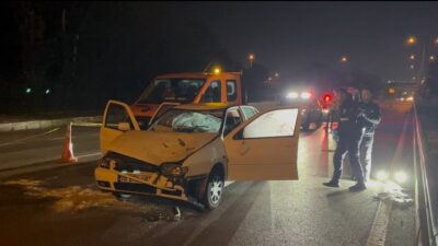 Bursa’da ana yoldan karşıya geçmek isteyen bir kişiye seyir halindeki
