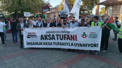 Bursa’da “Direnişten Dirilişe Aksa Tufanı” yürüyüşünde çok sayıda vatandaş, Filistin’e