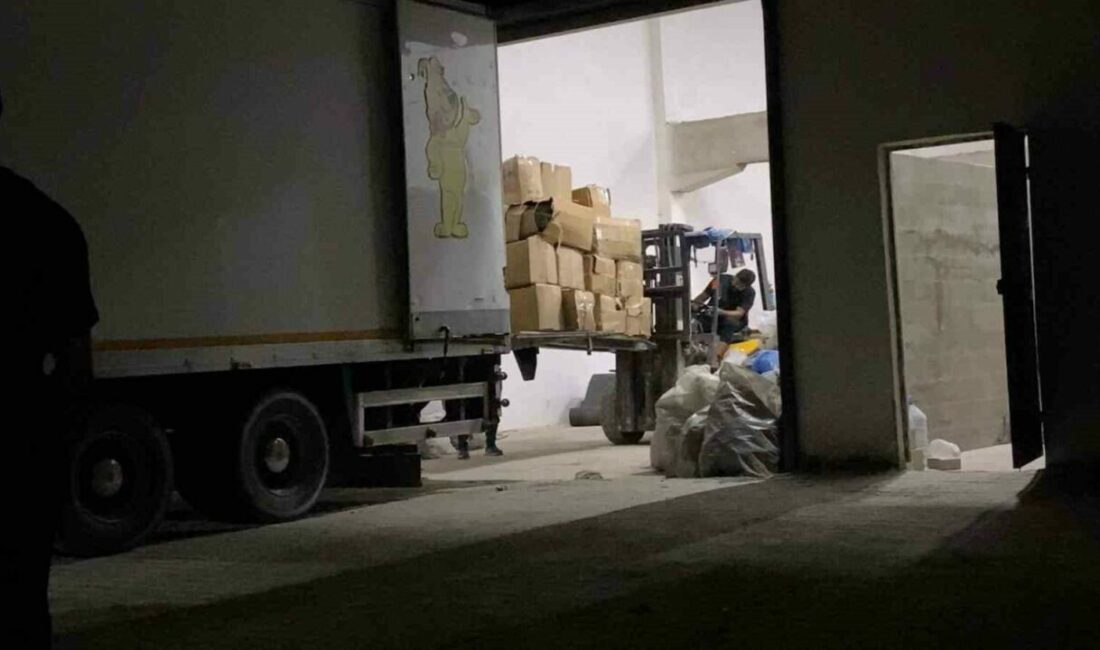 Bursa’nın İnegöl ilçesinde faaliyet gösteren bir giysi fabrikasında, 2 aydır