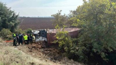 Bursa’da Kaza, Karacabey-Bandırma yolu Arız Köy mevkiinde saat 14.00 sıralarında
