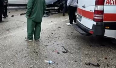 Bursa’nın Osmangazi ilçesinde yağmur nedeniyle kayganlaşan yolda meydana gelen zincirleme