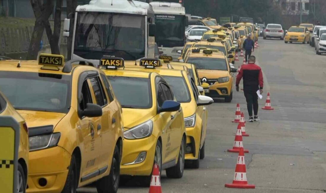 Bursa’da zamlı taksi ücretleri Pazar günü hayata geçiyor Bursa’da taksi ücretlerine yapılan zam uygulanmaya başlıyor. Yeni ücret tarifesine