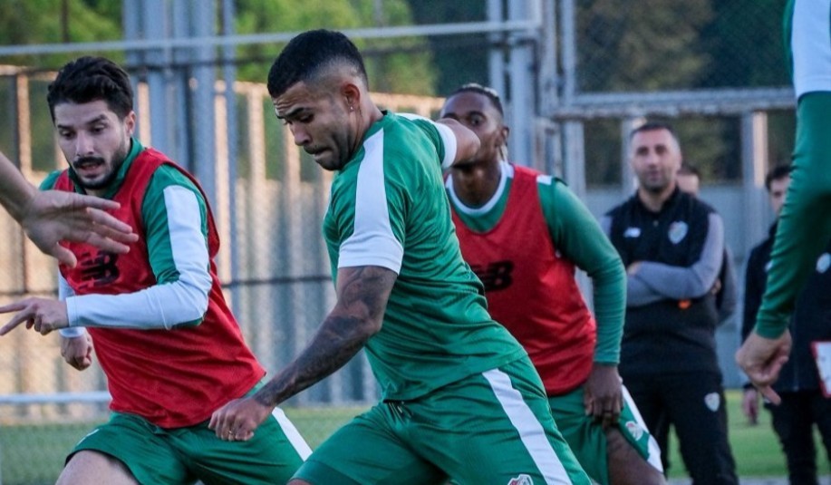 Bursaspor, Trendyol 1. Lig’in 12. haftasında deplasmanda oynayacağı Ankara Keçiörengücü