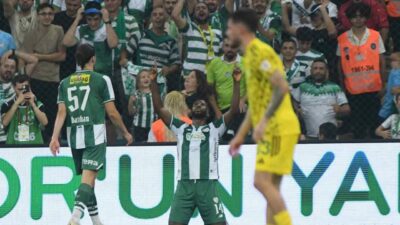 Bursaspor’un santrforu Kelechi Iheanacho ve Saffet Sancaklı’nın 9 maçlık gol
