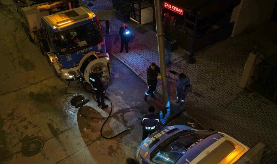 Büyükşehir’de yağmur teyakkuzu: bin 126 personel, 439 araç görev başında Bursa Büyükşehir Belediyesi, şehir genelinde beklenen kuvvetli yağış ve fırtınaya