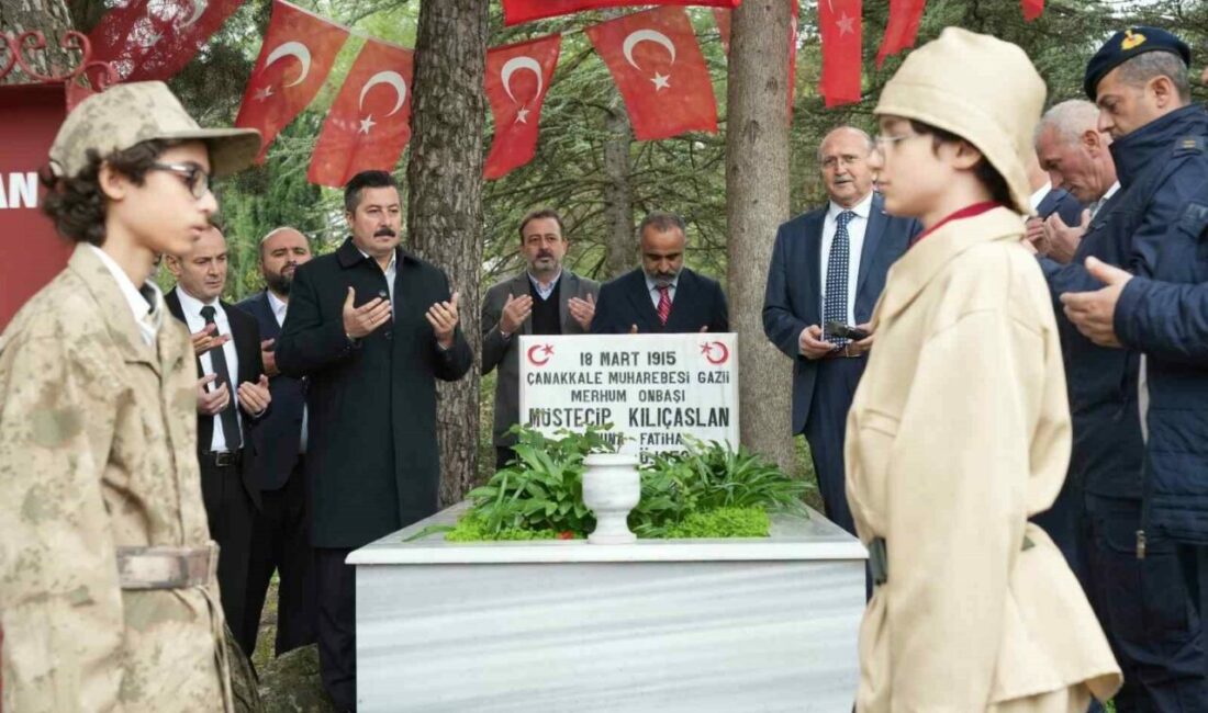 Çanakkale Boğazı’nı geçmek isteyen Fransız Denizaltısını batırmıştı, mezarı başında anıldı Çanakkale Savaşı’nda boğazı geçmeye çalışan Fransız denizaltısı Turkuaz’ı üç topçu