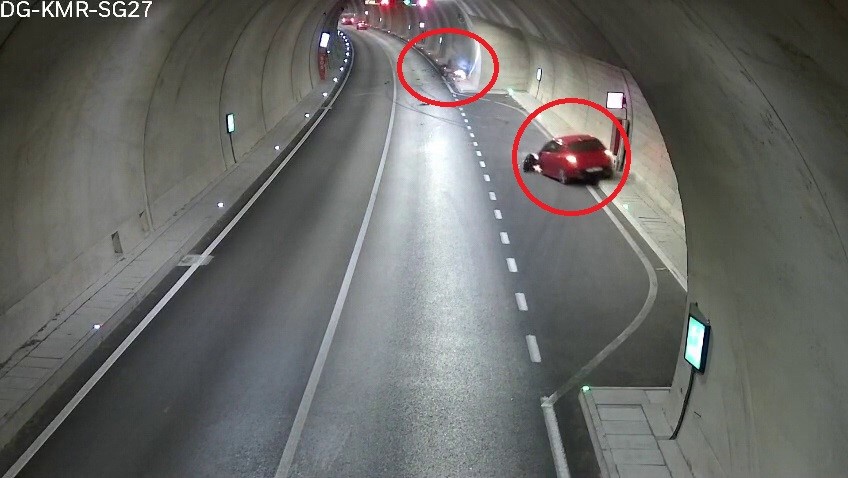 Bursa’da otomobilin karşı şeride geçerek motosiklete çarptığı kazada 52 yaşındaki