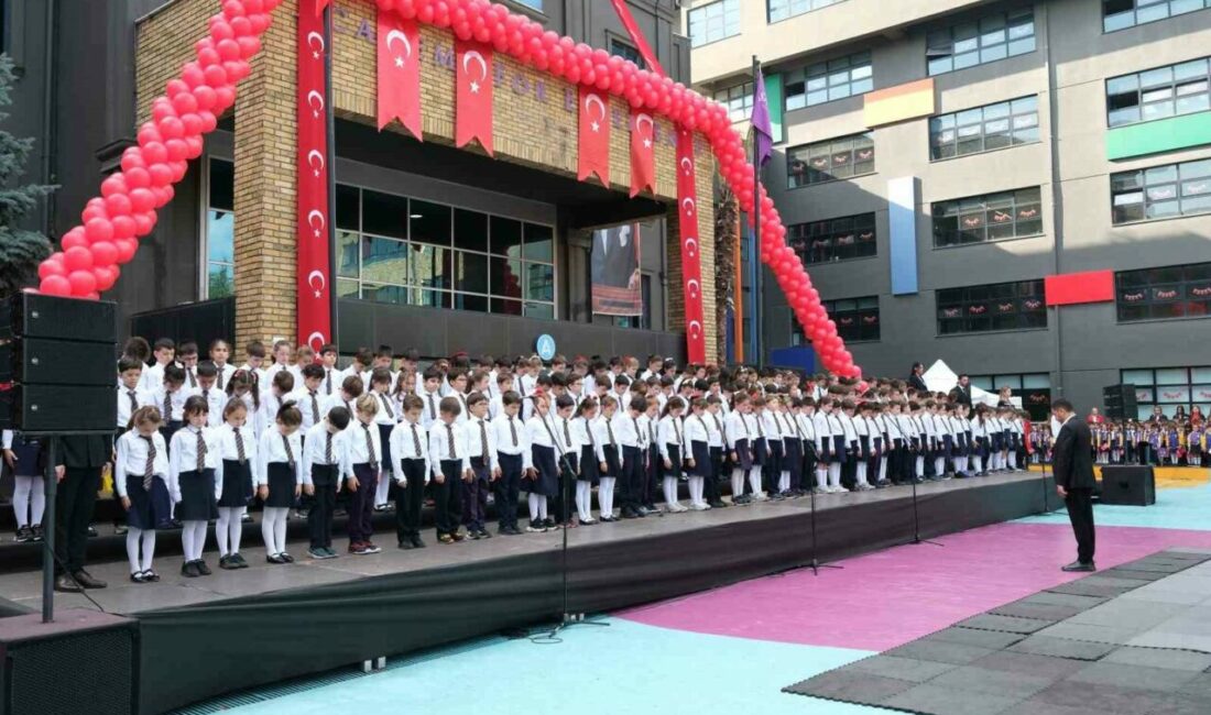 Cumhuriyetin 103. yılı Şahinkaya’da coşkuyla kutlandı Şahinkaya Eğitim Kurumları, Türkiye Cumhuriyeti’nin 103. yılını kortej yürüyüşü, fener
