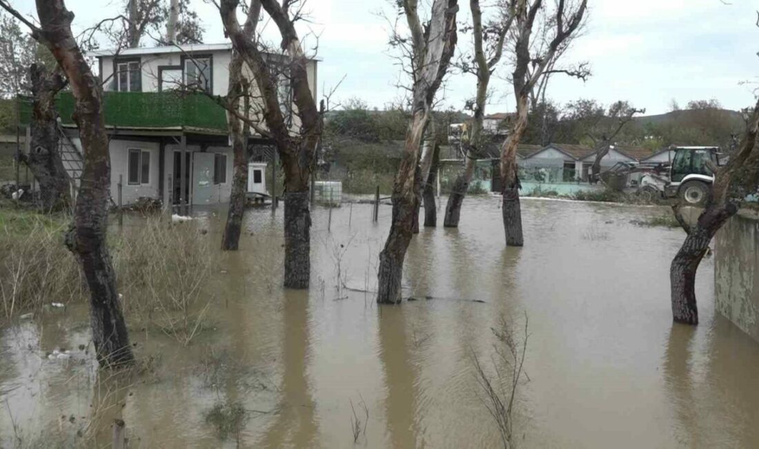 Bursa’nın Mudanya ilçesi Esence Mahallesi’nde etkili olan sağanak yağış sebebiyle
