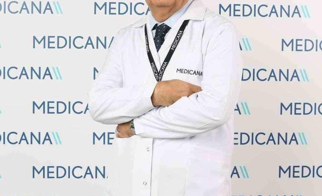 El yıkama tekniği, hastalıklardan korunmada etkili Enfeksiyon Hastalıkları ve Klinik Mikrobiyoloji Uzmanı Prof. Dr. Reşit Mıstık,