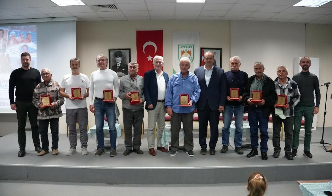 “Eski Sular Yeni Kulaçlar” İznik’te geçmiş ile geleceği aynı kulvarda buluşturdu İznik Belediyesi Basın Yayın ve Halkla İlişkiler Müdürlüğü’nce hazırlanan “Eski