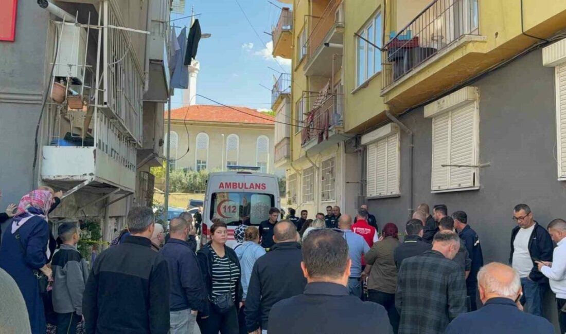 Gemlik’te yaşlı çift evlerinde ölü bulundu Bursa’nın Gemlik ilçesinde yaşlı çift, yakınları tarafından evlerinde ölü bulundu.