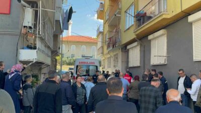 Bursa’nın Gemlik ilçesinde yaşlı çift, yakınları tarafından evlerinde ölü bulundu.