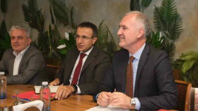 İnegöl Belediye Başkanı Alper Taban’ın ev sahipliğinde düzenlenen buluşmada, ilçede