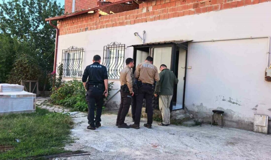 Bursa’nın İnegöl ilçesinde 63 yaşındaki bir adam, ailesi tarafından evinde