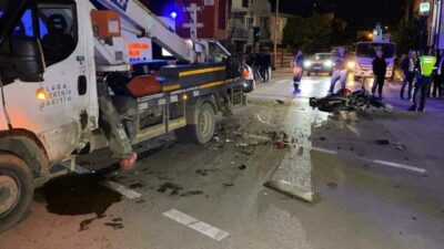 Bursa’nın İnegöl ilçesinde motosiklet ile kamyonet vincin çarpışması sonucu meydana