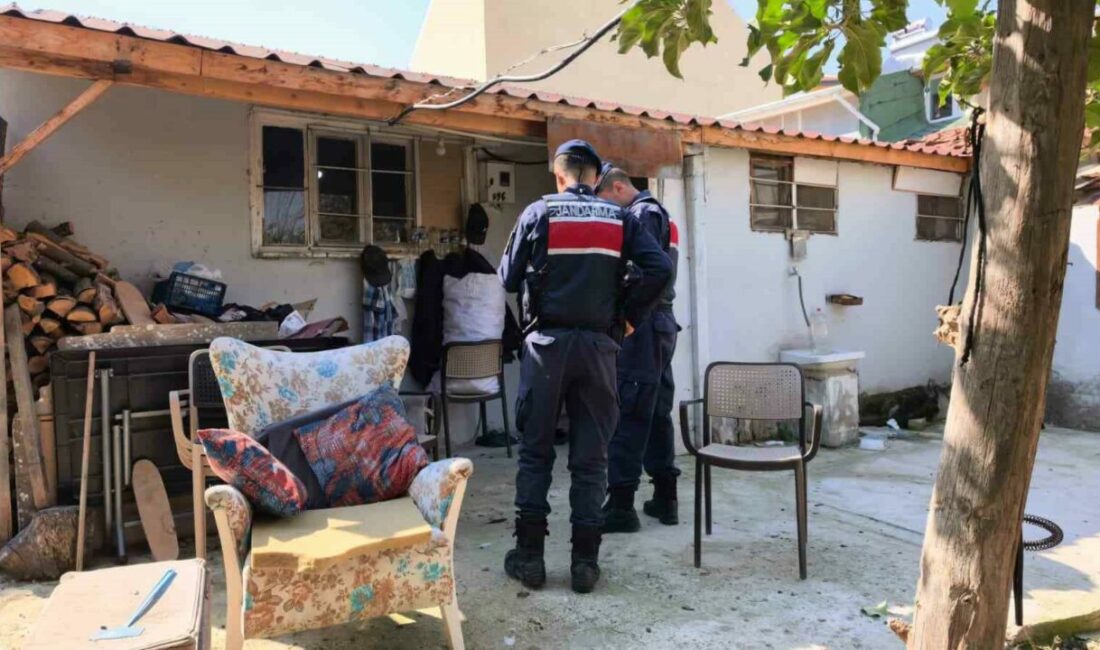 İnegöl’de yaşlı adam evinde ölü bulundu Bursa’nın İnegöl ilçesinde 78 yaşındaki adam, komşuları tarafından evinde hareketsiz