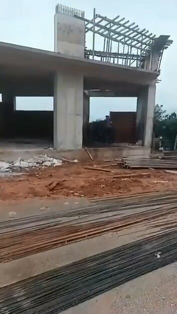 İnşaatın ikinci katından düşen işçi yaralandı Bursa’nın Kestel ilçesindeki sanayi bölgesinde bir işçi, temelin 2’nci katından
