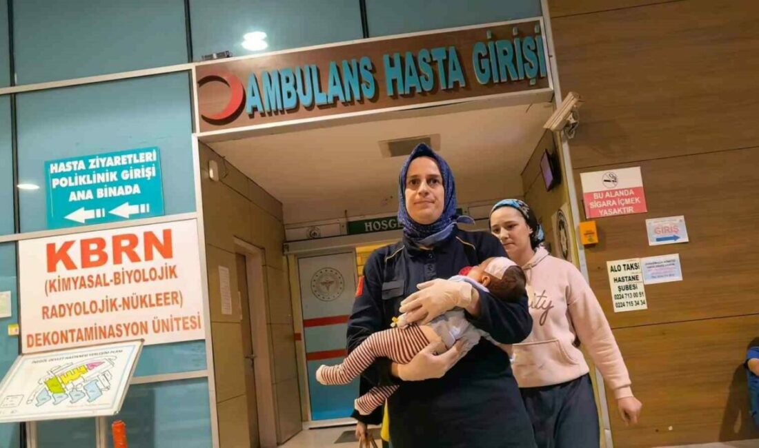 Bursa’nın İnegöl ilçesinde kanepeden düşen 2 aylık Poyraz bebeğin kafatasında