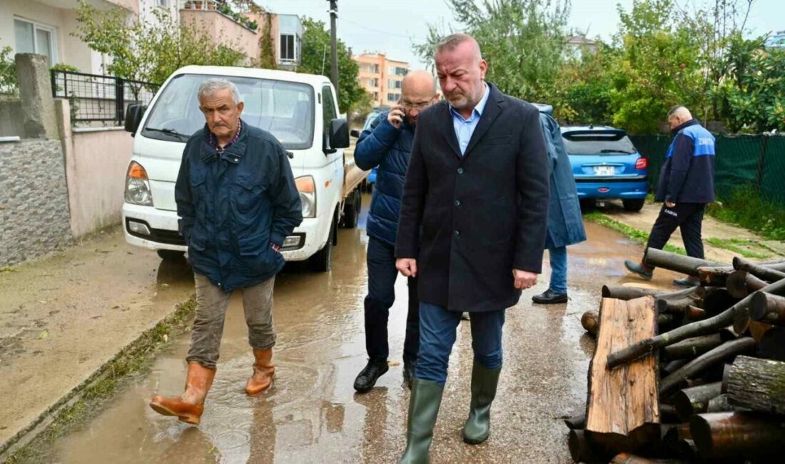 Karacabey’de şiddetli yağış sonrası tüm ekipler seferber oldu Karacabey’de etkili olan aşırı yağışların ardından belediye ekipleri ve ilgili