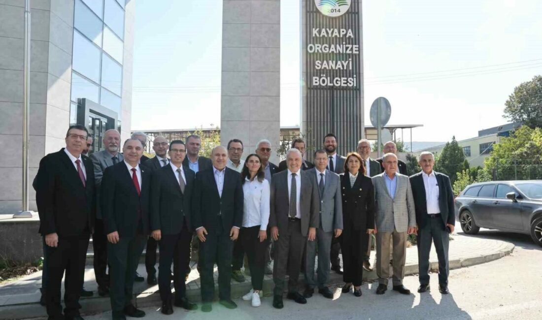 Kayapa OSB’de gündem katı atık tesisi Nilüfer Belediye Başkanı Şadi Özdemir, sanayicilerle bir araya geldiği toplantıda
