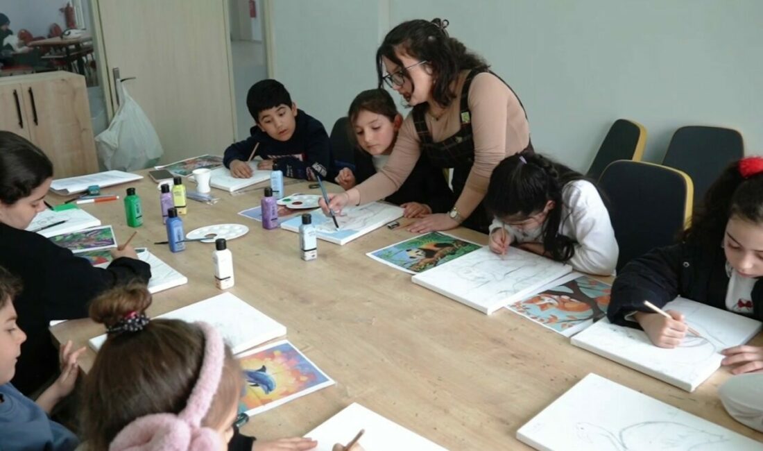 Kestel Belediyesi Dahi Çocuk Akademisi’nde yeni dönem başladı Kestel Belediyesi, çocukların yeteneklerini keşfetmelerine ve çok yönlü gelişimlerine katkı