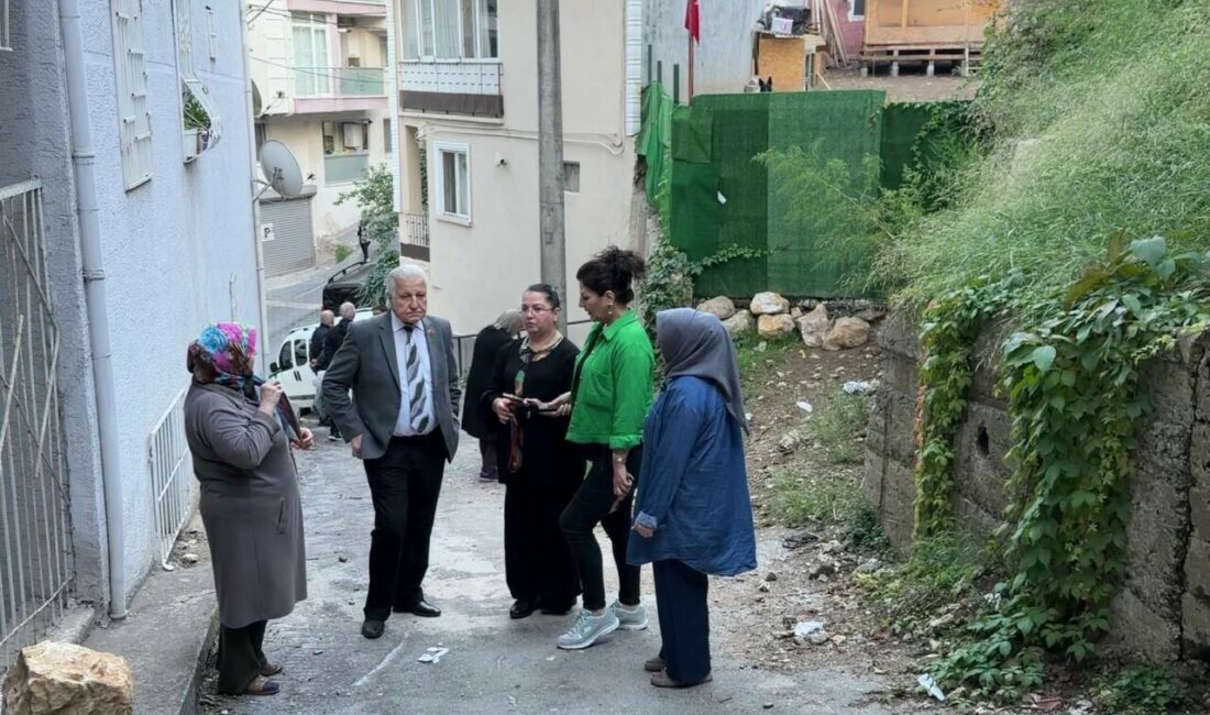 Köpek çiftliği mahalleyi ayağa kaldırdı Bursa’nın Yıldırım ilçesinde mahalle sakinleri, bir köpek çiftliğinden yayıldığını iddia