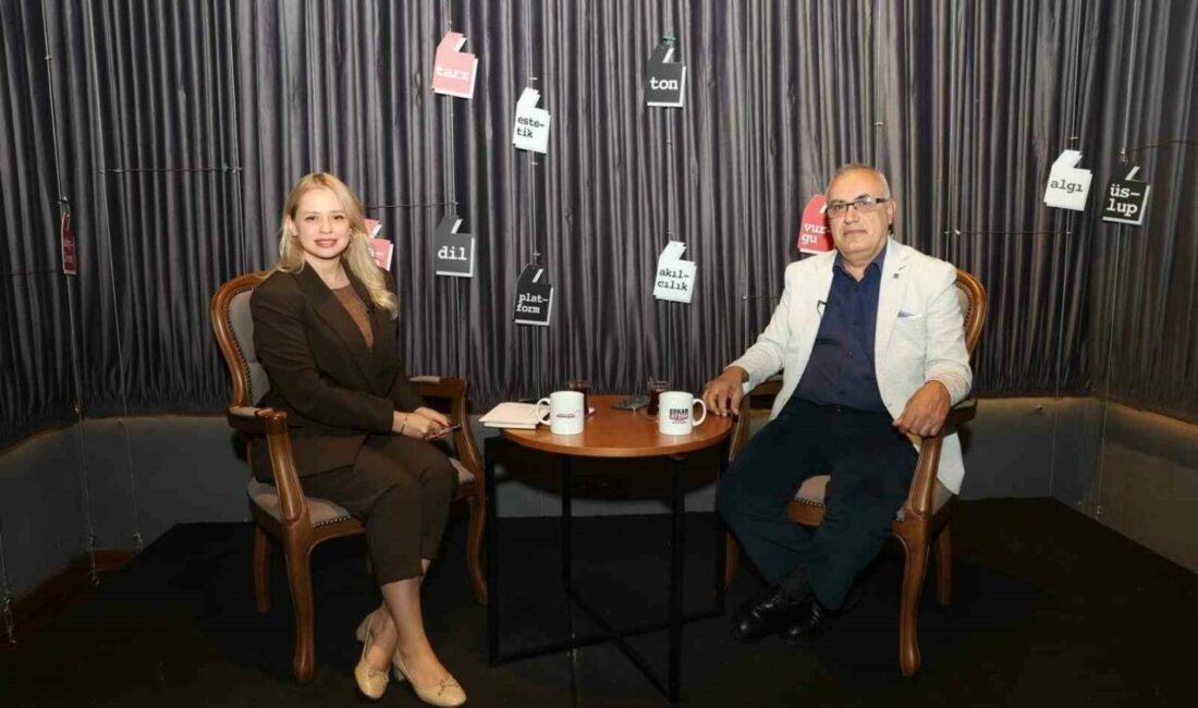 Osmangazi Belediyesi’nin düzenlediği Medya Buluşmalarında araştırmacı yazar Aydın Keleşoğlu, Cumhuriyet’in