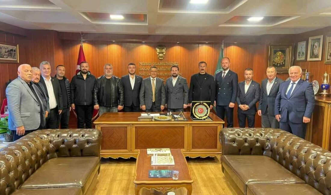 MHP’den BESOB’a ziyaret MHP Yenişehir İlçe Başkanı Samet Noyin, ilçe yönetim kurulu üyeleri