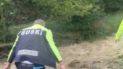 Bursa’da etkili olan yoğun yağışların ardından Mudanya’daki Karanlık Dere’de taşkın
