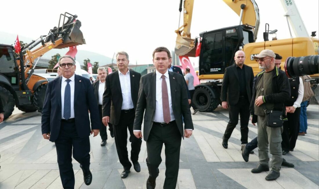 Osmangazi Belediyesi araç filosunu 41 yeni araçla güçlendirdi Osmangazi Belediyesi, ilçede yaşayan vatandaşlara daha güçlü ve kaliteli hizmet