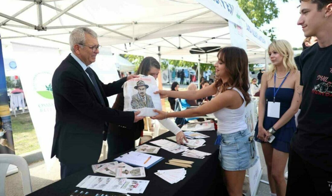 Gençlere yönelik hayata geçirdiği çalışmalarla üniversite öğrencilerinin yanında olan Osmangazi