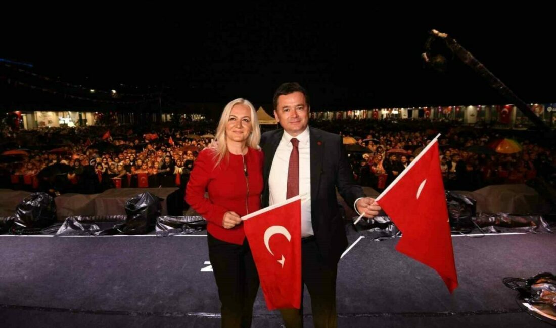 Osmangazi Belediyesi, Cumhuriyet’in kuruluşunun 103. yıl dönümünü kentin dört bir