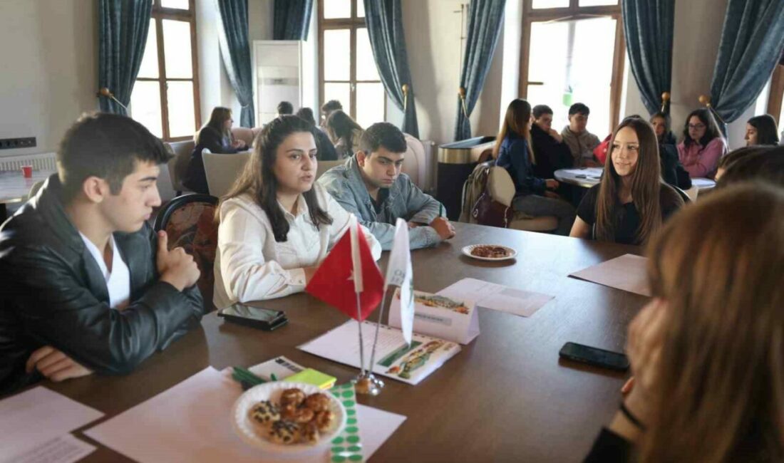 Osmangazi’de gıdanın geleceği gençlerle tasarlanıyor Osmangazi Belediyesi’nin Avrupa Birliği hibe desteğiyle yürüttüğü “Osmangazi Gençlik Gıda