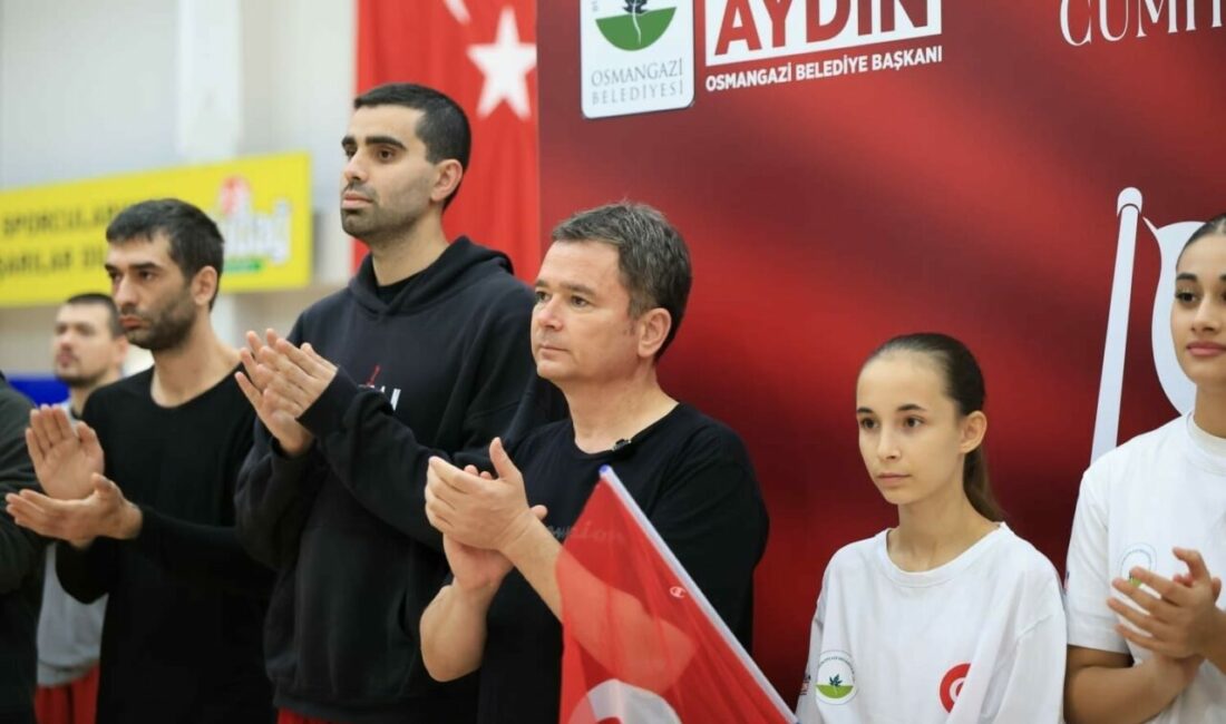 Osmangazi’de sporcular Cumhuriyet için ter döktü Osmangazi Belediyesi tarafından Türkiye Cumhuriyeti’nin 103’üncü yıl dönümü kutlamaları kapsamında